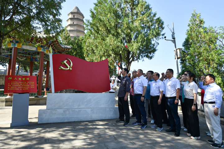 2.1.JPG 2.1.JPG
